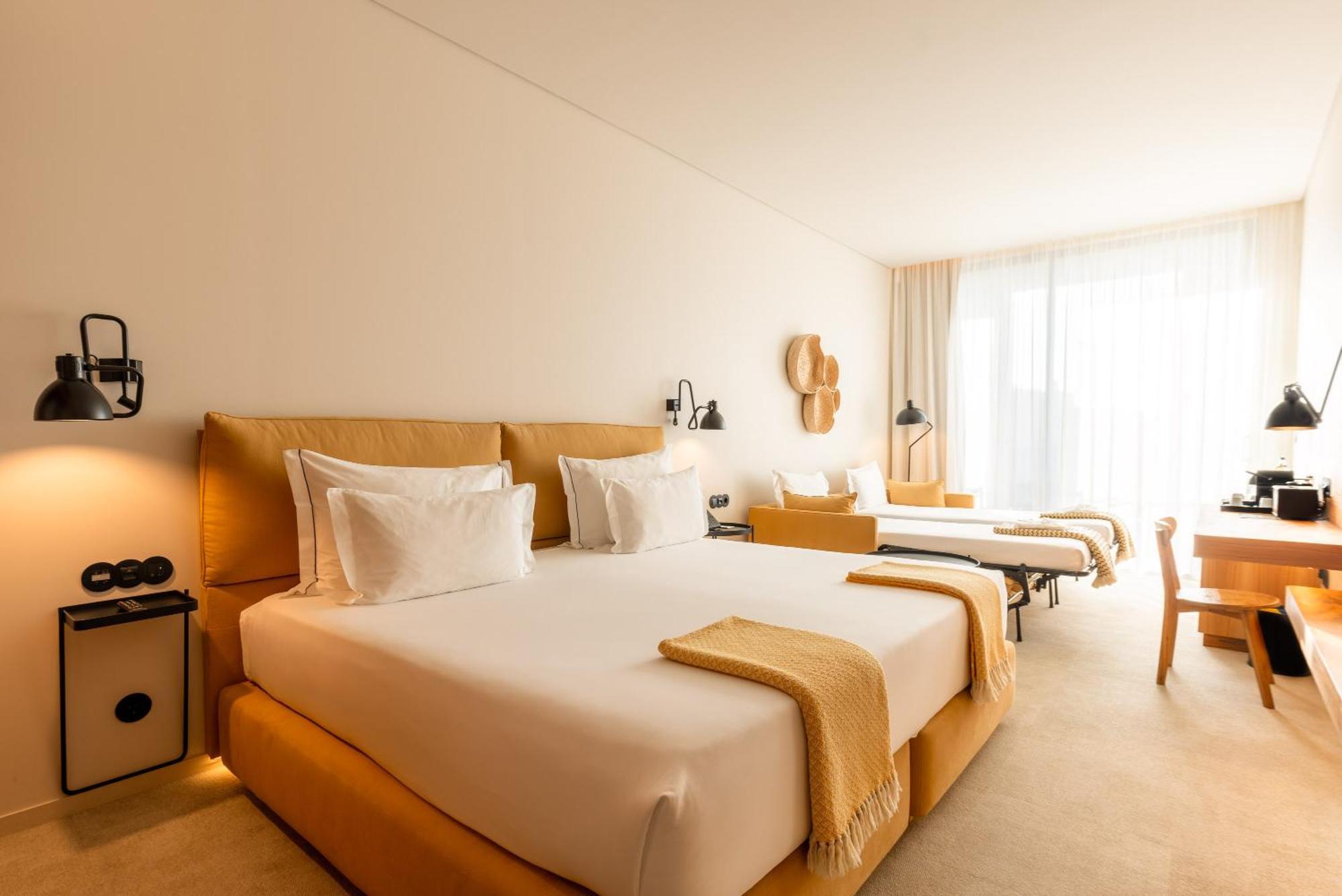Hotel 3HB Distrikt Faro Zimmer foto Deluxe room