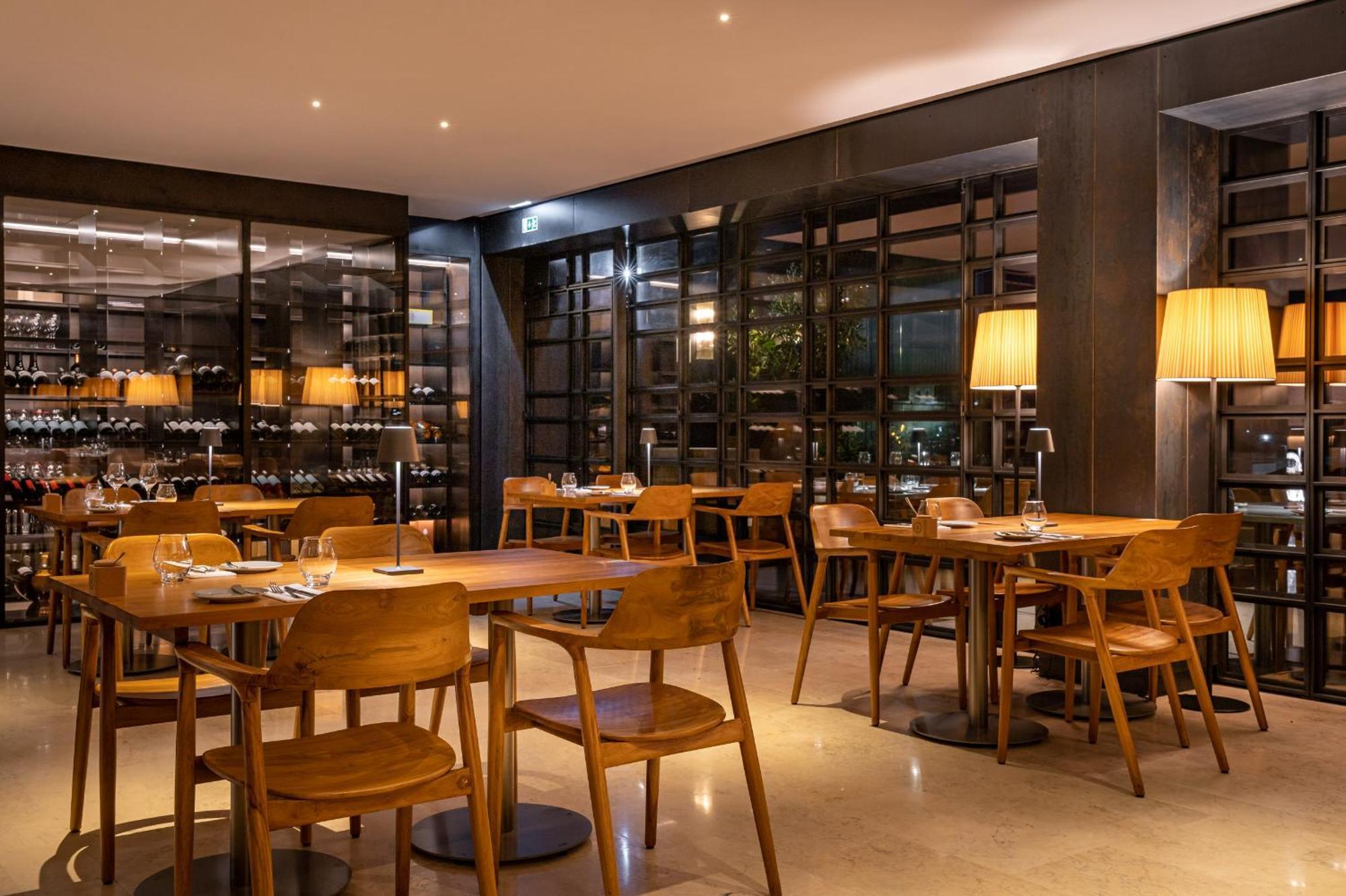Hotel 3HB Distrikt Faro Exterior foto Restaurant